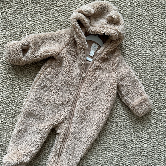 Baby Gap Teddy/sherpa one piece size 0-3mths - Picture 2 of 4